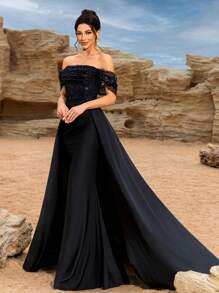 Hochwertig elegantes schwarzes trägerloses figurbetontes Abendkleid für festliche Anlässe