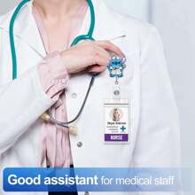 Disney Carrete de identificación retráctil lindo de la enfermera Stitch - Titular de gafete de identificación - Etiqueta de identificación de doctor/enfermera - Accesorios para trabajo en el hospital - Carrete de gafete con dibujos animados