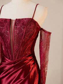 Burgunderrotes Abendkleid mit Spaghettiträgern, Kontrast-Spitze und Meerjungfrauenschnitt, elegant für formelle Anlässe wie Abschlussball, Dinner