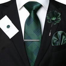 男士1/2/3/4/5件套，包含真丝条纹领带、银色领带夹、口袋巾、袖扣和胸花。经典条纹图案与西装和燕尾服完美搭配，让您在任何场合都脱颖而出。适用于商务、庆典、婚礼、正式活动、休闲派对、特殊场合等。是父亲节、周年纪念、生日等场合的理想礼物。男士领带 - 綠色 - 查看 1