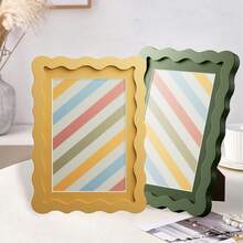 1个波浪形多色相框（红、黄、蓝、绿、白、黑），时尚百搭的家居和办公装饰 - 适合桌面和墙面展示，完美的乔迁礼物（不含照片） - 彩色 - 查看 10