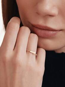 1 pièce Anneau personnalisé avec texte personnalisé, portez-le et votre doigt aura désormais un nom. Le nom peut être personnalisé dans un style simple quotidien, y compris les boîtes cadeaux, les cadeaux de la Saint-Valentin, les cadeaux d'anniversaire, les cadeaux de la Fête des Mères et les cadeaux quotidiens
