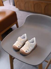 1 Pair Kids PU Leather Breathable Lightweight Loose Flat Sandals, Suitable For Spring, Summer, Autumn