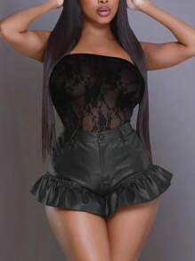 Body damskie z czarnej koronki z eleganckimi falbaniastymi szortami ze sztucznej skóry