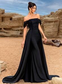 Hochwertig elegantes schwarzes trägerloses figurbetontes Abendkleid für festliche Anlässe