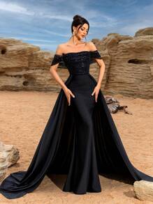 Hochwertig elegantes schwarzes trägerloses figurbetontes Abendkleid für festliche Anlässe