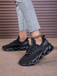 1 Pair Women Fashion Solid Color Running Shoes, Breathable Non-Slip Athletic Shoes, Lightweight Comfortable Outdoor Sports Shoes, Soft Thick Sole Increase Height Chunky Sneakers, Shock Absorbing, Mesh Fabric Slip-On Casual Daily Wear Shoes For School, Travel, Walking