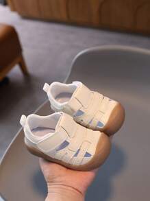 1 Pair Kids PU Leather Breathable Lightweight Loose Flat Sandals, Suitable For Spring, Summer, Autumn