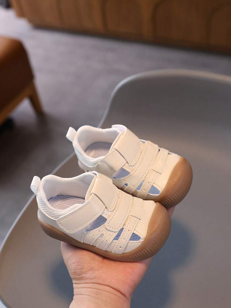 1 Pair Kids PU Leather Breathable Lightweight Loose Flat Sandals, Suitable For Spring, Summer, Autumn