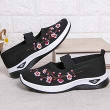 2025 Summer New Shallow Embroidered Flat Shoes, Middle-Aged Slip-On Casual Breathable Fabric Shoes For Older Women - Black - View 3