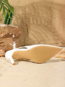 On feet& in love 2025秋冬女装时尚优雅尖头踝带高跟鞋,白色细高跟,百搭通勤鞋,适合搭配连衣裙、婚礼等场合,尽显优雅气质。 - 白色 - 查看 7