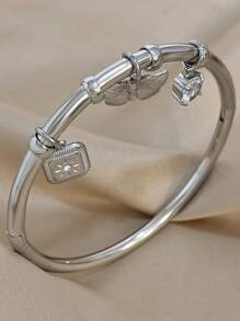 1 pieza Pulsera de brazalete con dije de mariposa adorable para mujeres, acero inoxidable apilable, joyería de diario y fiesta, regalo para el Día de la Madre