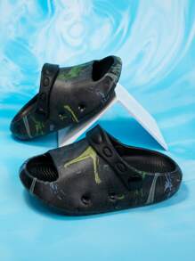 1 par de zapatillas de espuma cómodas y ligeras con diseño de dibujos animados, adecuadas para el verano, para niños