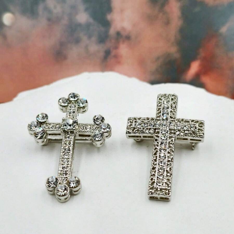 Cross Design Zinc Alloy Casual Brooch Pin, Versatile Decorative Accessory For Men, Suitable For Holidays School Kpop Bag Backpack Teacher Supplies Bag Charms Cute Office Accessories Shirts Jacket Jewelry Christmas Halloween Autumn-Winter Accessories,Suitable For Teens, Youth,Men,Casual, Outdoor, Athletic, Vacation, Graduation Gifts, Birthday, Daily Wear Clothes Pin Funny Teacher Gifts