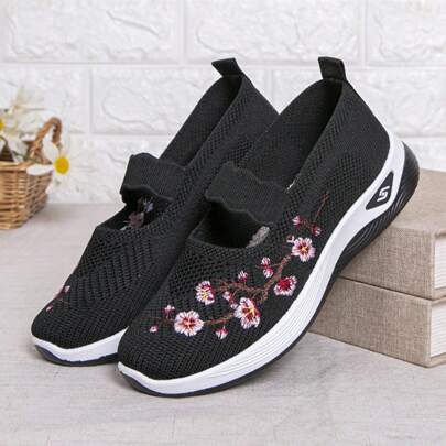 2025 Summer New Shallow Embroidered Flat Shoes, Middle-Aged Slip-On Casual Breathable Fabric Shoes For Older Women