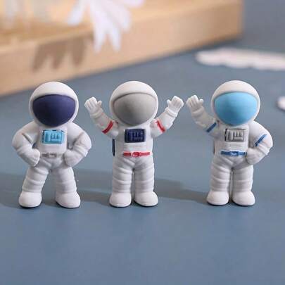 6/12pcs Cute Space Themed Erasers, Portable, Novel, Multifunctional Mini Astronaut Erasers, Adorable Gift, Stationery Supplies, Prizes For Students, Party Favors,Back To School
