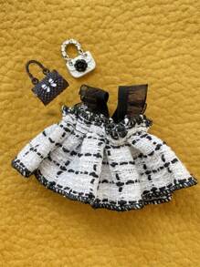 Vestido mini con tirantes de moda y dije de muñeca, 3/1 pieza - Accesorios DIY para decoración de bolsos en miniatura (no se incluye la correa del bolso, se puede hacer DIY como collar o bandolera) - Juego de accesorios de moda adorables para mejorar instantáneamente una casa de muñecas, tamaño en miniatura (consultar el tamaño en las imágenes, tener cuidado para quienes les importe el tamaño)