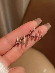 1 Đôi bông tai bạc 925 cao cấp đính đá Cubic Zirconia kiểu dáng thanh lịch, món quà trang sức cao cấp dành cho phụ nữ. - Hoa tai Line Claw Zirconia - Xem 4