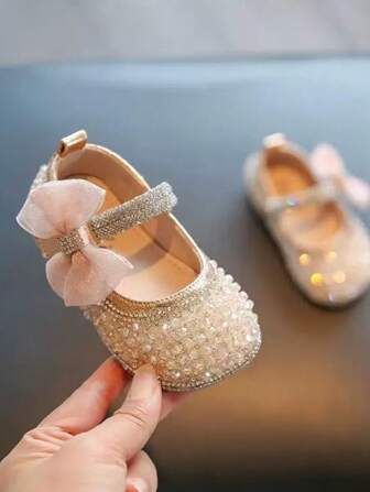 婴儿时尚鞋，宝宝春夏学步鞋，女童闪亮蝴蝶结公主鞋，适合派对、正式场合和度假
