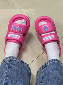 Barbie 1 Pair Women's Bathroom Slippers, EVA Material Fashionable Sandals, Bathroom Non Slip Slippers, Beach Shoes, Home Shoes, Outdoor Walking Shoes, Home Decoration, Suitable Gifts For Girlfriends, Back To School Season Gifts, Birthday Gifts, Sandals For Women, Slides Women Summer Travel, Vacation Home Bathroom Decor Holiday