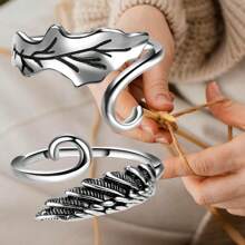 2 Pieces Crochet Rings For Crocheting Cute Yarn Guide Knitting Ring For Finger Adjustable Yarn Tension Ring Crochet Supplies