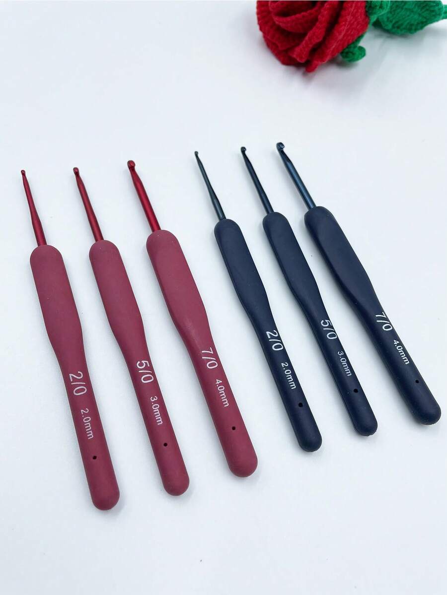 3 pièces Set de crochets doux, bleu/rouge, convient pour le tricot et le crochet DIY, outils pour la confection de pulls, artisanat de vêtements et accessoires, tailles 2,0 mm 3,0 mm 4,0 mm