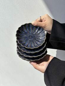 1/2/4 件日式复古蓝菊陶瓷调味盘，迷你花瓣形酱汁/沙拉/黄油/酱油/醋小盘子，适合家庭使用，学校用品