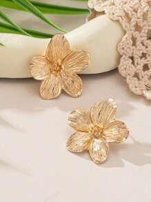 Boucles d'oreilles florales , clous d'oreilles de couleur or brillant, boucles d'oreilles élégantes à pétales floraux pour femmes