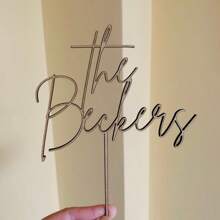 1 pieza Decoración personalizada para pastel de boda de madera, Tóper de pastel personalizado Sr. y Sra. con fuente de caligrafía manuscrita del apellido, Adorno rústico para pastel
