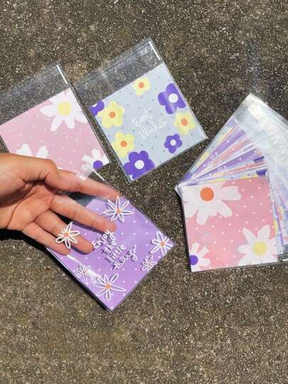 100pcs Purple & Pink Flower Daisy Pattern Gift Packaging OPP Bags, Floral Polka Dot Printed Gift Card Decorative Self-Sealing Bags, Suitable For Promotion, Party Favor Bags Valentine Day, Party Supplies, Party Favors Package Bags