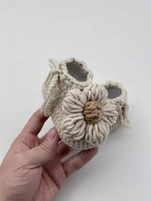 1 Pair Infant Flower Handmade Knitted Non-Slip Pre-Walking Socks - Beige - View 3