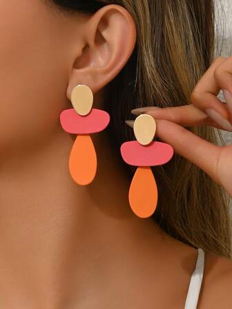 2 st. fashionabla minimalistiska geometriska cirklar järnstycke gör-det-själv-kombination flerfärgad leopardmönster hantverk, nya ko-tryckta geometriska kombinationsörhängen, ovala leopardmönster järnring guld stiftörhängen, lämpliga för kvinnor att bära dagligen, fest, dejt, bankett. Metallytan är handgjord, och det kan finnas små främmande föremål, men det är väldigt vackert. Tack.