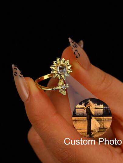 Bague charm avec photo de couple personnalisée Bague de projection Tournesol personnalisée Bague de projection Nano contient des photos Style simple cubic zirconia brillant Bague de mariage ajustable pour mariée et marié, cadeau d'anniversaire pour elle, cadeau de fête des mères pour maman, saison de remise des diplômes, saison des mariages Cadeau unique