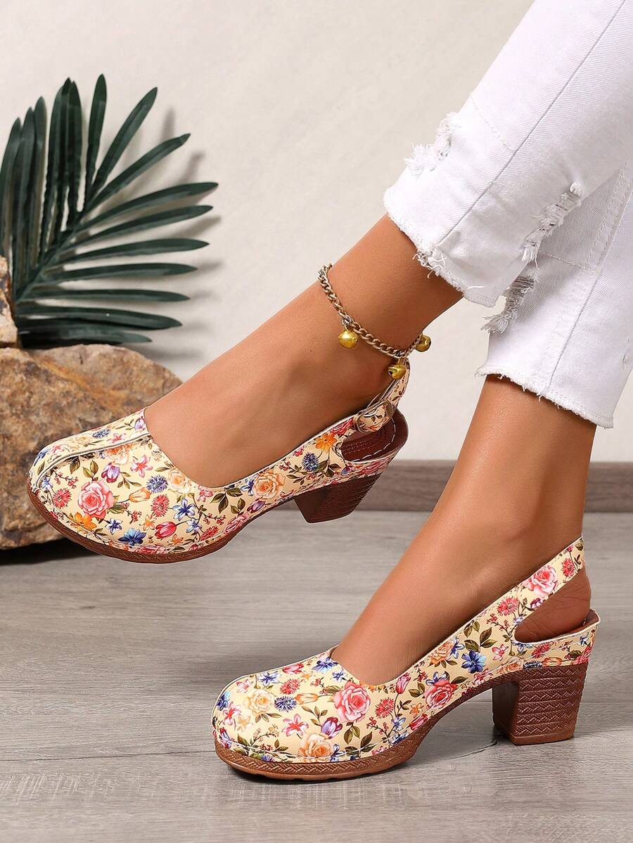 女士复古圆头时尚印花粗高跟凉鞋，配搭扣带 - 米碎花色 - 查看 1