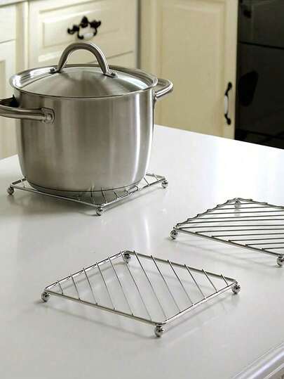 1 pieza Tapete de mesa de cocina cuadrado de acero inoxidable resistente al calor, posavasos, plataforma de utensilios de cocina gruesa aislante, tapete aislante, soporte de vapor multifuncional para el hogar, protector anti-escaldaduras para tazones y bandejas, bandejas resistentes al calor multiusos para la encimera de la cocina, accesorios de cocina, adecuados para ollas, sartenes y suministros del comedor