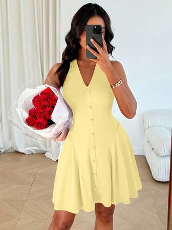 女士纯红色收腰修身纽扣A字褶皱迷你连衣裙，高弹面料，适合春夏秋冬，时尚年轻百搭，适合日常逛街、节日、通勤