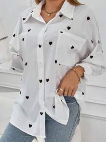 女式前扣长袖口袋心形印花休闲衬衫