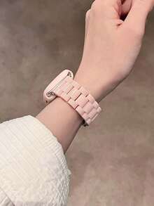 2条热销新款表带,兼容多种表壳,适合年轻时尚女性,适用于Ultra 3/2/1系列、SE S10 S9 S8 S7 S6 S5 S4 S3 S2 S1系列,PC材质轻盈树脂时尚彩色粉色可调节表带,搭配浅粉色TPU超薄镂空表壳(无屏幕保护膜)。 - 淺粉色 - 查看 8