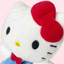 Miniso Llavero de peluche con colgante de Sanrio Hello Kitty del 50 aniversario, vestido azul, lazo rojo, accesorio para bolso, regalo de cumpleaños (1 pieza)