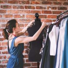 Female Mannequin Torso Dress Form Manikin Body With Wooden Tripod Base Stand Adjustable 60-67 Inch For Sewing Dressmakers Dress Jewelry Display,Black - 黑色 - 查看 2