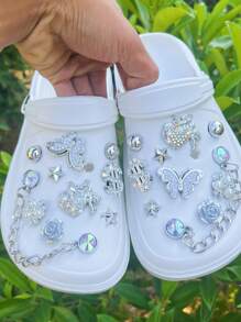 20 sztuk Ogrodowe Buty Dekor Srebrny Kryształ Motyl Łańcuch, Odpinane Klipsy Do Butów Do Pustych/Sandałów, Nadaje Się Na Prezenty, Wszystkie Sezony