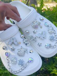 20 sztuk Ogrodowe Buty Dekor Srebrny Kryształ Motyl Łańcuch, Odpinane Klipsy Do Butów Do Pustych/Sandałów, Nadaje Się Na Prezenty, Wszystkie Sezony