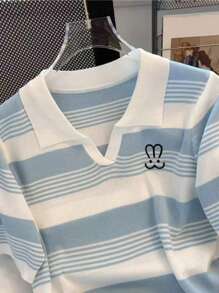 Damen Sommer Strick Polokragen Kurzarm Top mit kontrastierendem Streifendesign und Stickerei
