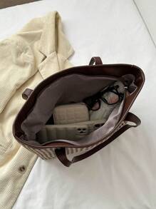 1 pezzo Borsa a tracolla grande in nylon marrone liscio, con cerniera, design con lettera, motivo pied-de-poule, decorata con rivetti, versatile e casual, adatta per uso quotidiano delle donne