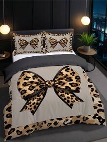 Bộ ga trải giường 3 món họa tiết da báo (1 vỏ chăn + 2 vỏ gối, không bao gồm chăn bông), với thiết kế họa tiết da báo quyến rũ, mềm mại và thân thiện với da, giúp giảm mỏi mắt, phù hợp cho mọi mùa, có khóa kéo, thích hợp cho trang trí phòng khách sạn, phòng ngủ, phòng khách và ký túc xá, ít gây dị ứng, dễ chăm sóc, nhẹ nhàng, thoáng khí và thời trang. - Nhiều màu - Xem 10
