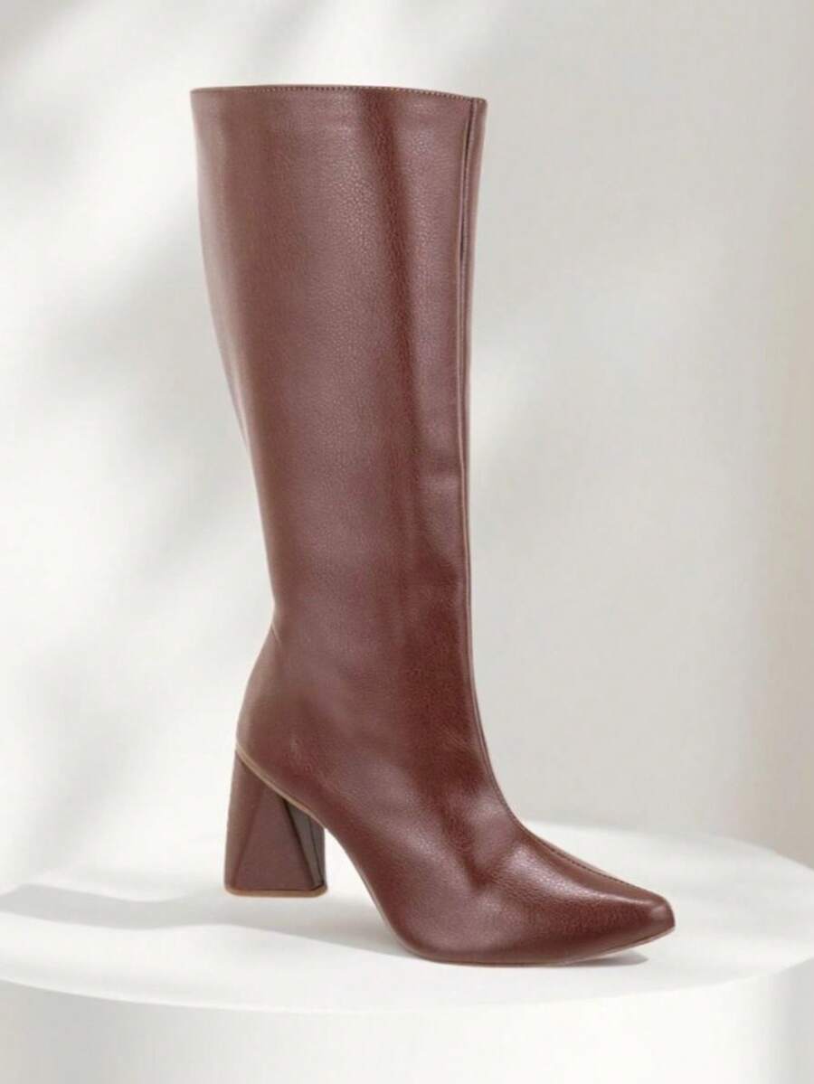 Women's Long Boot With Triangle Heel, Timeless Model - Óxido marrón - Ver 1