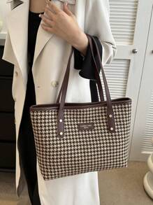 1 pezzo Borsa a tracolla grande in nylon marrone liscio, con cerniera, design con lettera, motivo pied-de-poule, decorata con rivetti, versatile e casual, adatta per uso quotidiano delle donne