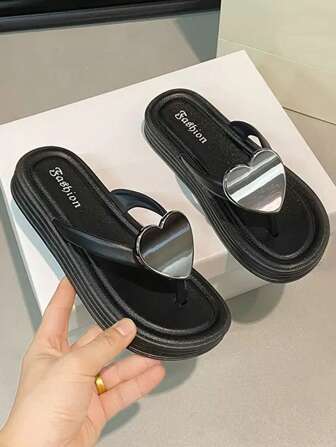 Chanclas de mujer con suela gruesa, de PVC negro, con decoración con forma de corazón, antideslizantes, aptas para uso interior y exterior, para primavera/verano