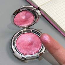 HERORANGE 光效高光笔，珍珠、闪光、微妙闪光 - 用于突出肤色和轮廓，眼影和高光两用美容化妆、音乐节和情人节礼物