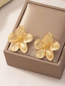 Boucles d'oreilles florales , clous d'oreilles de couleur or brillant, boucles d'oreilles élégantes à pétales floraux pour femmes